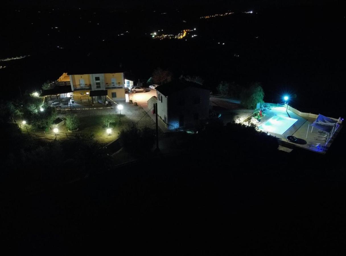 Agriturismo La Terrazza Valfabbrica Luaran gambar