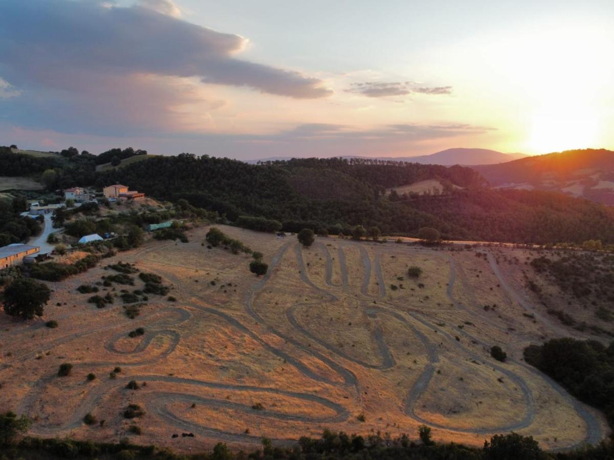 Agriturismo La Terrazza Valfabbrica Luaran gambar