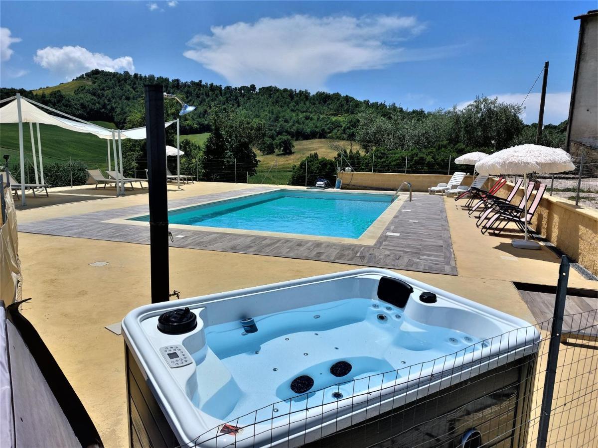 Agriturismo La Terrazza Valfabbrica Luaran gambar