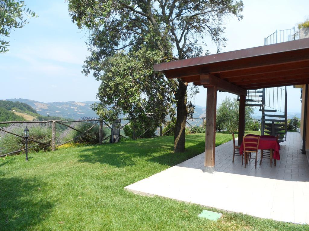 Agriturismo La Terrazza Valfabbrica Luaran gambar