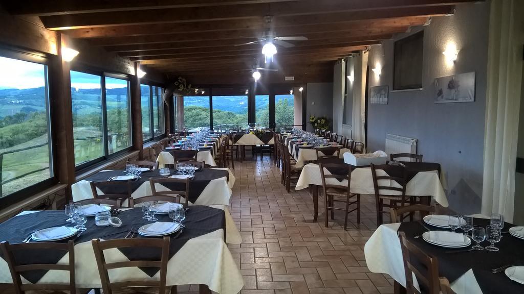 Agriturismo La Terrazza Valfabbrica Luaran gambar